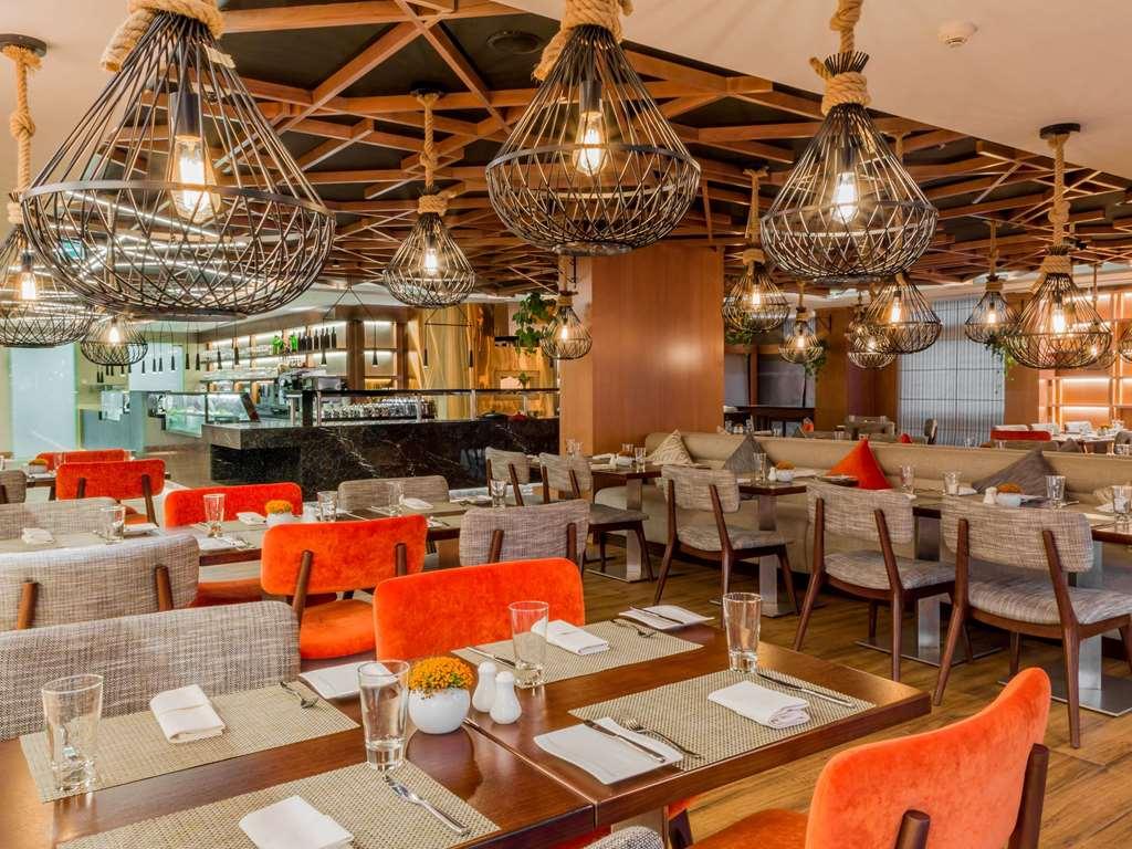 Sofitel Dubai The Palm Luxury Apartments Ресторан фото